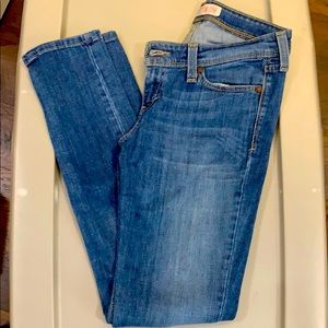 Levi’s Demi curve jeans